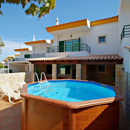 Nyaraló House